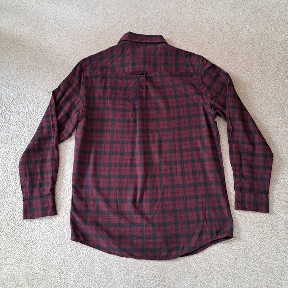 Chaps Plaid Flannel Shirt Performance Top Men's Medium Red Black Plaid Collared - Picture 7 of 8
